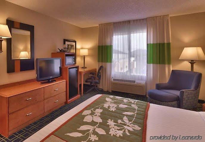 Hotel Fairfield And Sierra Vista